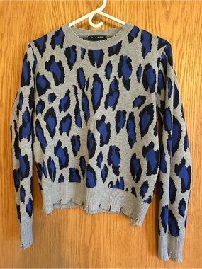 Women's Gray & Blue Leopard Print Crewneck Sweater